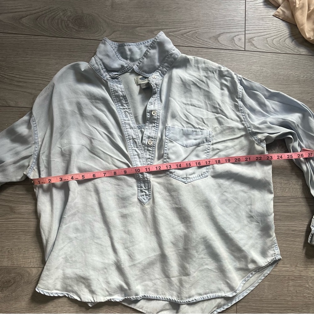 old navy collared shirt 🦋 - Picture 4 of 7